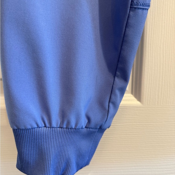 Petite Blue Garment - Picture 5 of 12